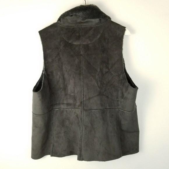 CUPIO Woman 1X Faux Suede & Faux Fur Lined Vest Angled Zipper closure - Picture 2 of 7